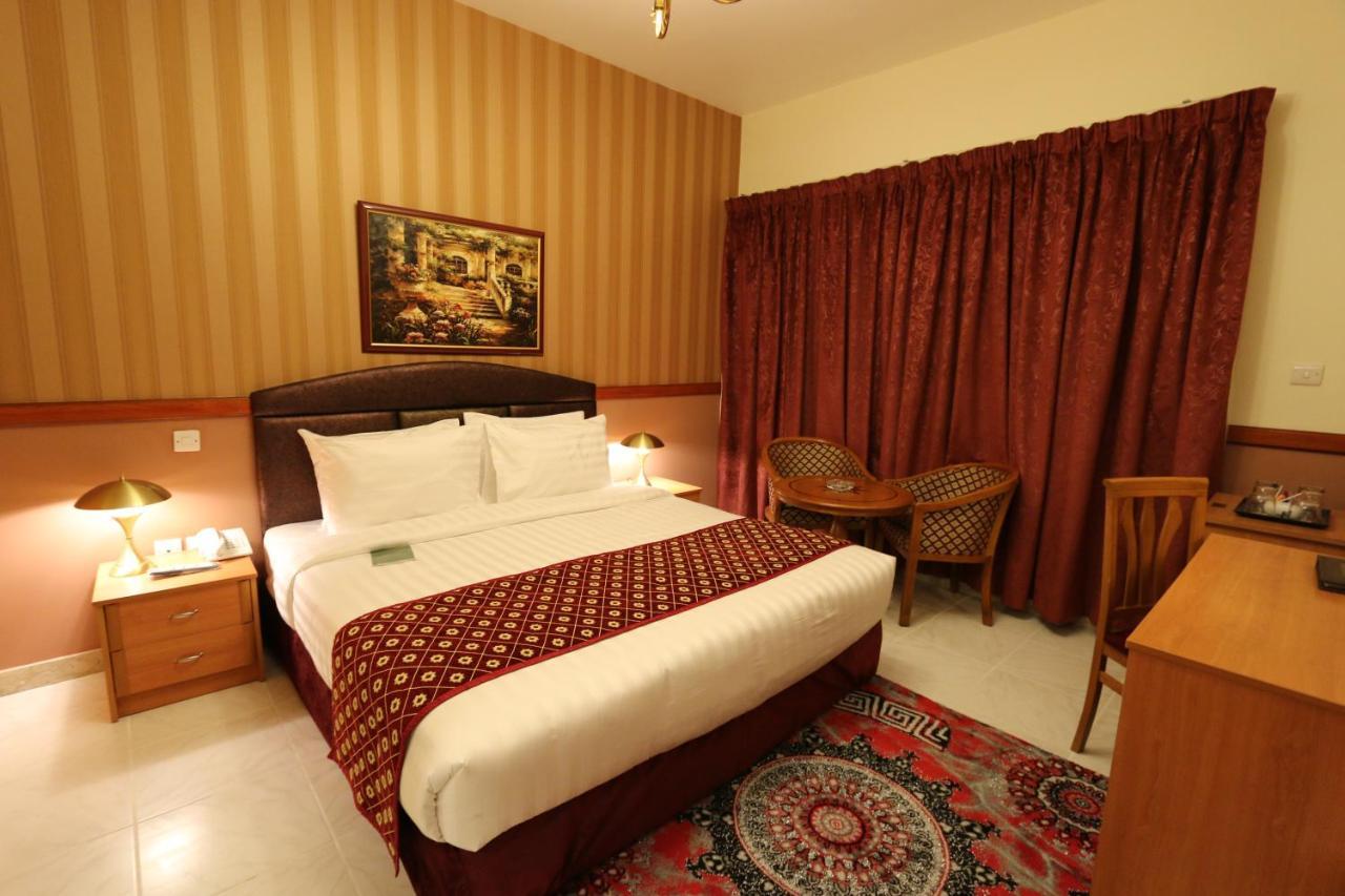 New California Hotel Dubai Exterior photo