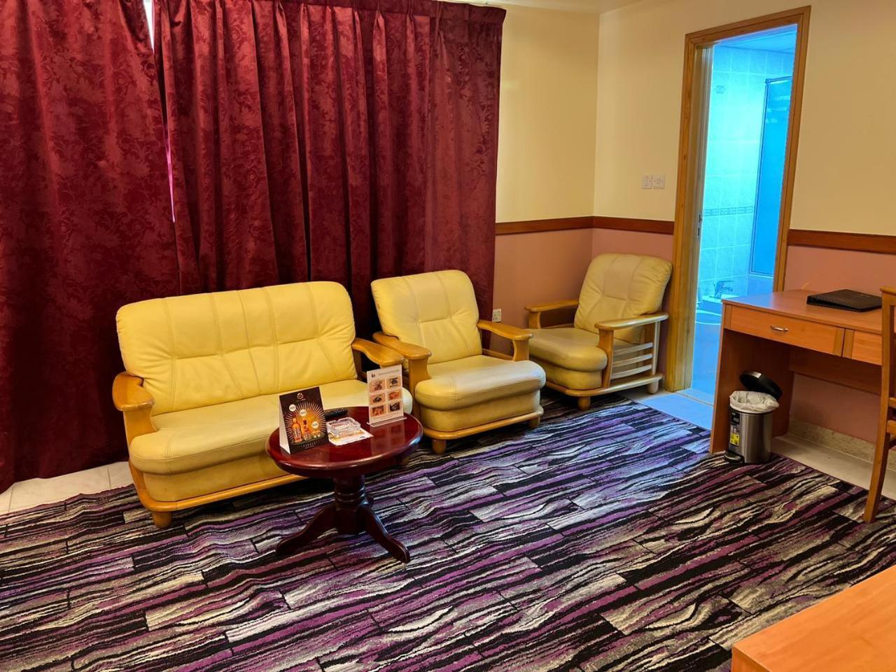 New California Hotel Dubai Exterior photo